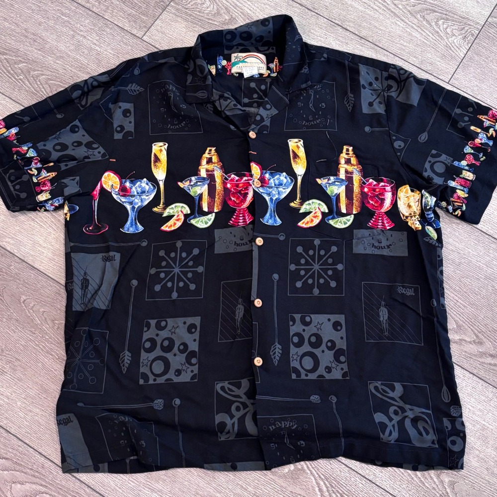 Paradise Found Button Down Shirt Mens XL‎ Black Cocktail Graphic Rayon Hawaiian